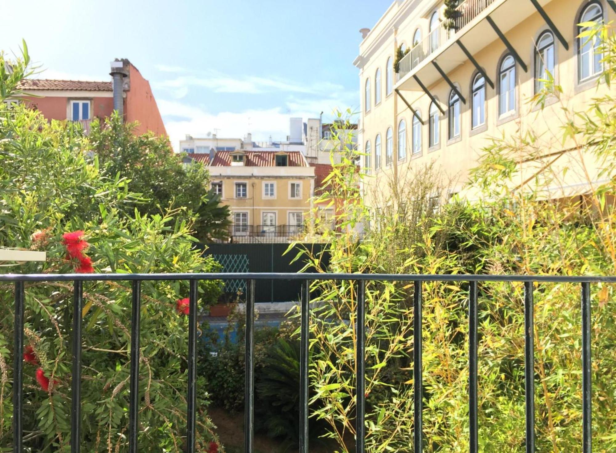 Sm2 Romantic Home By The Gardens Pr Real & Bairro Alto リスボン エクステリア 写真
